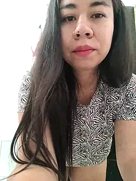 Snapshot of Yuli_Mars chatting on 16, 11, 2025 Yuli Mars online show from 16, 11, 2025