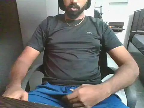 lovelyakash69 online show from 18, 12, 2025