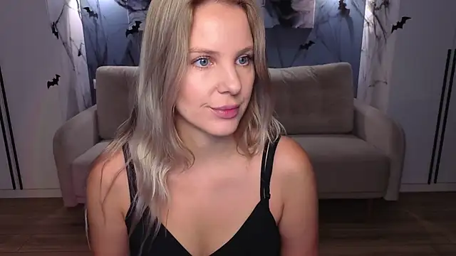 MelanieBennett online show from 30, 10, 2025