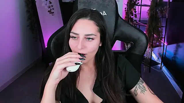 Snapshot of ValeriiMills chatting on 25, 10, 2025 ValeriiMills online show from 25, 10, 2025