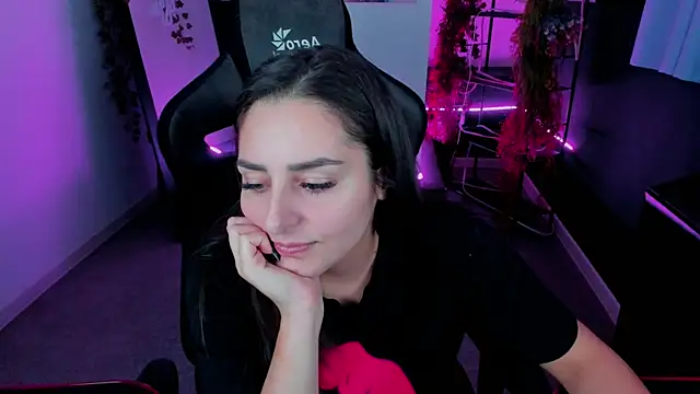 Snapshot of ValeriiMills chatting on 28, 10, 2025 ValeriiMills online show from 28, 10, 2025