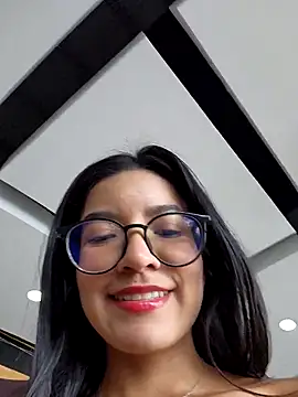 Snapshot of Pretty_roxxyy chatting on 14, 9, 2025 Pretty roxxyy online show from 14, 9, 2025