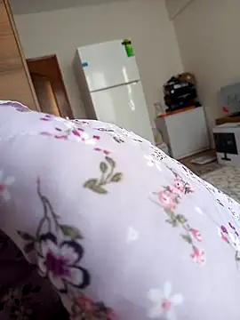 Snapshot of leona633 chatting on 19, 11, 2025 leona633 online show from 19, 11, 2025