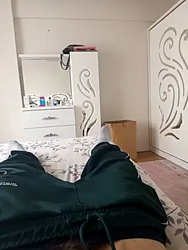 Snapshot of leona633 chatting on 29, 11, 2025 leona633 online show from 29, 11, 2025