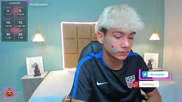 OliverTwinky online show from 8, 10, 2025