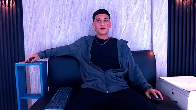 Snapshot of Matt_Ruso chatting on 23, 10, 2025 Matt Ruso online show from 23, 10, 2025