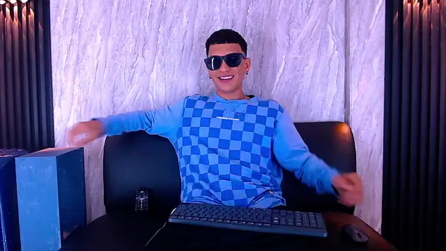 Snapshot of Matt_Ruso chatting on 24, 10, 2025 Matt Ruso online show from 24, 10, 2025