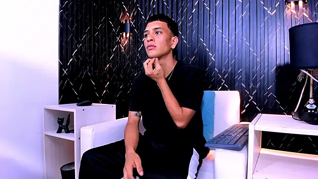 Snapshot of Matt_Ruso chatting on 29, 10, 2025 Matt Ruso online show from 29, 10, 2025