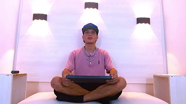 Snapshot of Matt_Ruso chatting on 14, 11, 2025 Matt Ruso online show from 14, 11, 2025