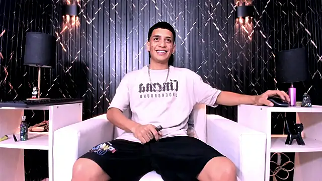 Snapshot of Matt_Ruso chatting on 20, 11, 2025 Matt Ruso online show from 20, 11, 2025