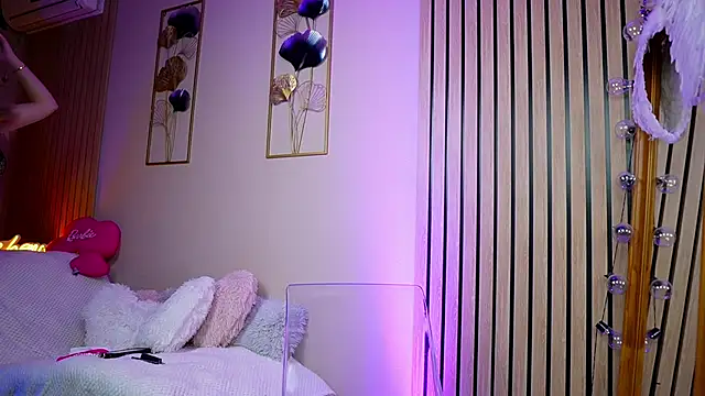 Snapshot of SabrinaJade chatting on 4, 11, 2025 SabrinaJade online show from 4, 11, 2025