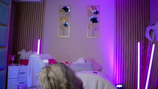 Snapshot of SabrinaJade chatting on 8, 3, 2026 SabrinaJade online show from 8, 3, 2026