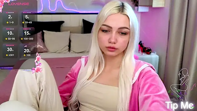 LinaLirian online show from 15, 10, 2025