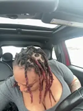 Snapshot of RoyalQueen2u chatting on 6, 3, 2026 RoyalQueen2u online show from 6, 3, 2026