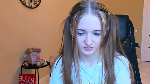 KateKayer online show from 18, 10, 2025