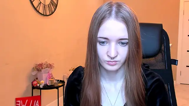 KateKayer online show from 10, 11, 2025