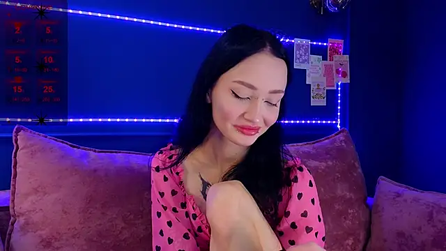  holly berry  online show from 7, 10, 2025