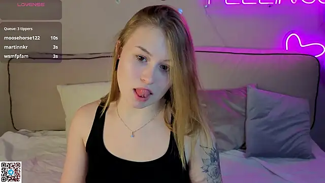 Christine Wallker online show from 3, 10, 2025