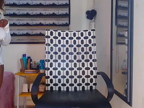 Snapshot of Sexybeast_00 chatting on 12, 9, 2025 Sexybeast 00 online show from 12, 9, 2025