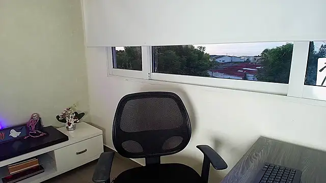  Victoria Collins online show from 29, 10, 2025