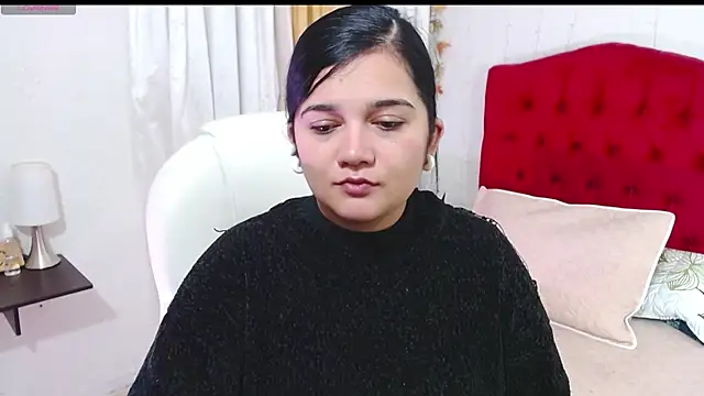 Snapshot of mia_traveluxe chatting on 10, 9, 2025 mia traveluxe online show from 10, 9, 2025