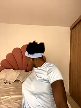 alissradiante1 online show from 10, 10, 2025