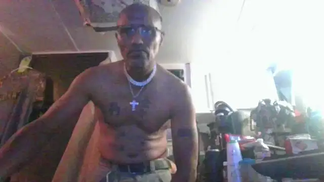 Snapshot of badboy2u2025 chatting on 14, 11, 2025 badboy2u2025 online show from 14, 11, 2025