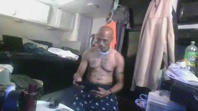 Snapshot of badboy2u2025 chatting on 17, 11, 2025 badboy2u2025 online show from 17, 11, 2025