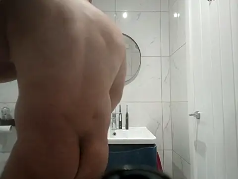 CloudyMuscleBeefy online show from 10, 10, 2025