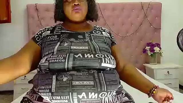 Snapshot of Exoticbigmandy chatting on 1, 10, 2025 Exoticbigmandy online show from 1, 10, 2025
