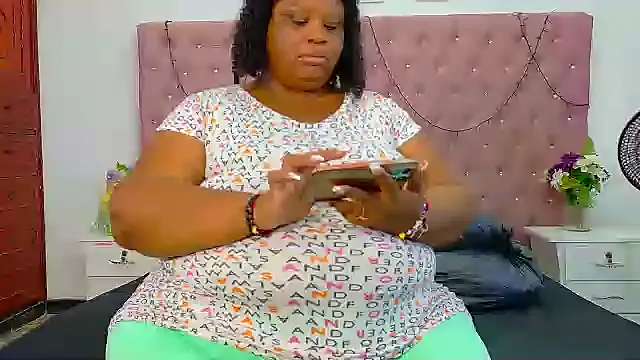 Snapshot of Exoticbigmandy chatting on 4, 10, 2025 Exoticbigmandy online show from 4, 10, 2025
