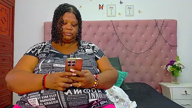 Snapshot of Exoticbigmandy chatting on 7, 10, 2025 Exoticbigmandy online show from 7, 10, 2025