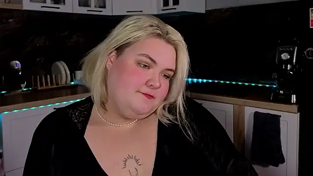Snapshot of Ellabigbaby chatting on 4, 10, 2025 Ellabigbaby online show from 4, 10, 2025