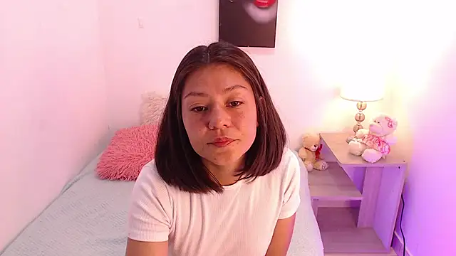 Snapshot of renataj chatting on 13, 11, 2025 renataj online show from 13, 11, 2025