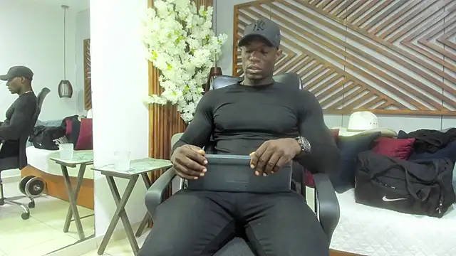 Snapshot of MarcusBlack_ chatting on 17, 10, 2025 MarcusBlack online show from 17, 10, 2025