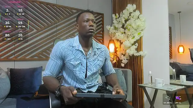 Snapshot of MarcusBlack_ chatting on 28, 10, 2025 MarcusBlack online show from 28, 10, 2025