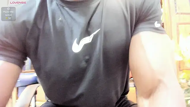 Snapshot of MarcusBlack_ chatting on 13, 11, 2025 MarcusBlack online show from 13, 11, 2025