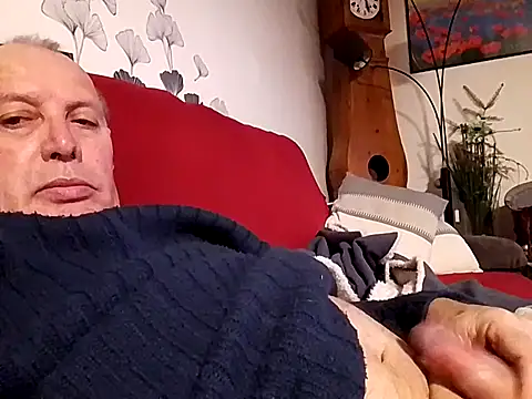 Snapshot of Vince072 chatting on 13, 1, 2026 Vince072 online show from 13, 1, 2026