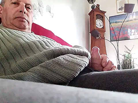 Snapshot of Vince072 chatting on 30, 3, 2026 Vince072 online show from 30, 3, 2026