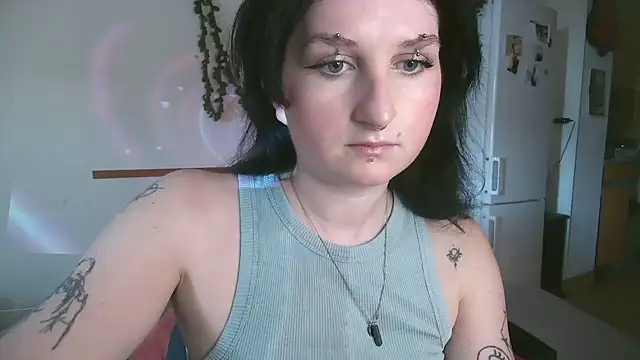 Snapshot of Violett3333 chatting on 15, 10, 2025 Violett3333 online show from 15, 10, 2025