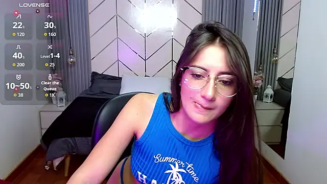 Snapshot of alesiamoore chatting on 2, 3, 2026 alesiamoore online show from 2, 3, 2026