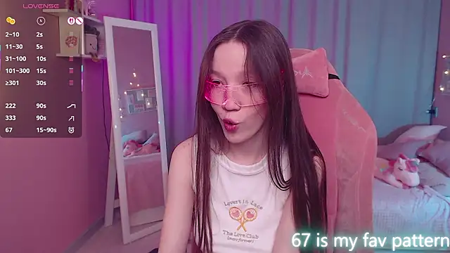 Snapshot of Shriya_Sarann chatting on 13, 3, 2026 Shriya Sarann online show from 13, 3, 2026