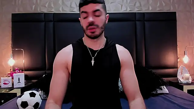 AxelThompson  online show from 13, 11, 2025