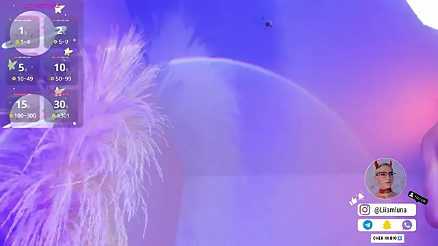 liiamluna  online show from 26, 10, 2025