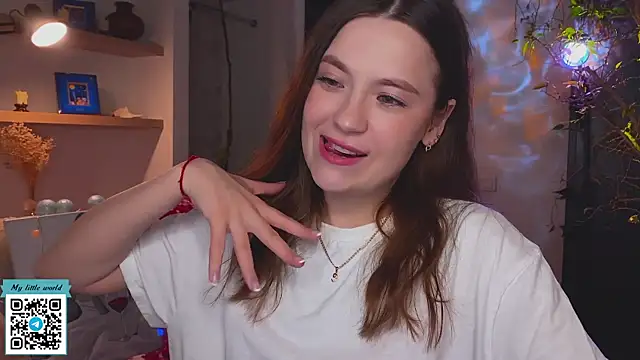 Snapshot of mia_here chatting on 14, 12, 2025 mia here online show from 14, 12, 2025