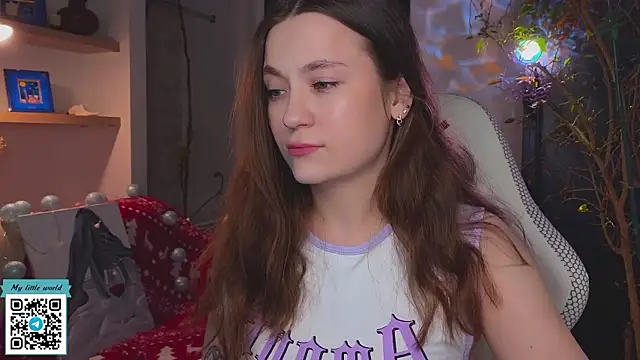 Snapshot of mia_here chatting on 16, 12, 2025 mia here online show from 16, 12, 2025