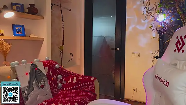 Snapshot of mia_here chatting on 19, 12, 2025 mia here online show from 19, 12, 2025