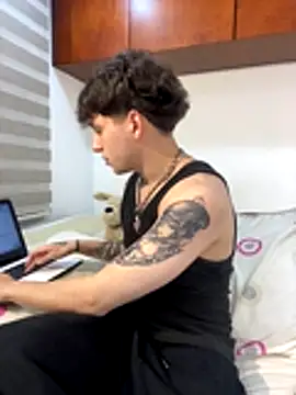 Thomas Big dick online show from 25, 11, 2025