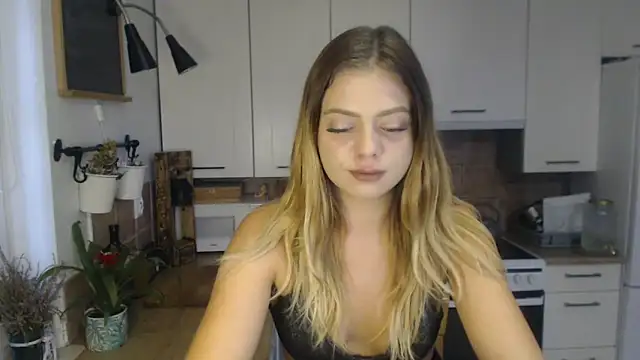 Snapshot of BuffyxLUST chatting on 9, 10, 2025 BuffyxLUST online show from 9, 10, 2025