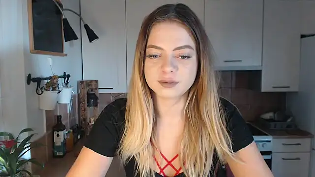 Snapshot of BuffyxLUST chatting on 21, 10, 2025 BuffyxLUST online show from 21, 10, 2025